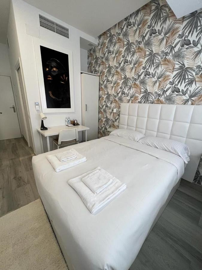 Habitacion Praga Style มาดริด ภายนอก รูปภาพ